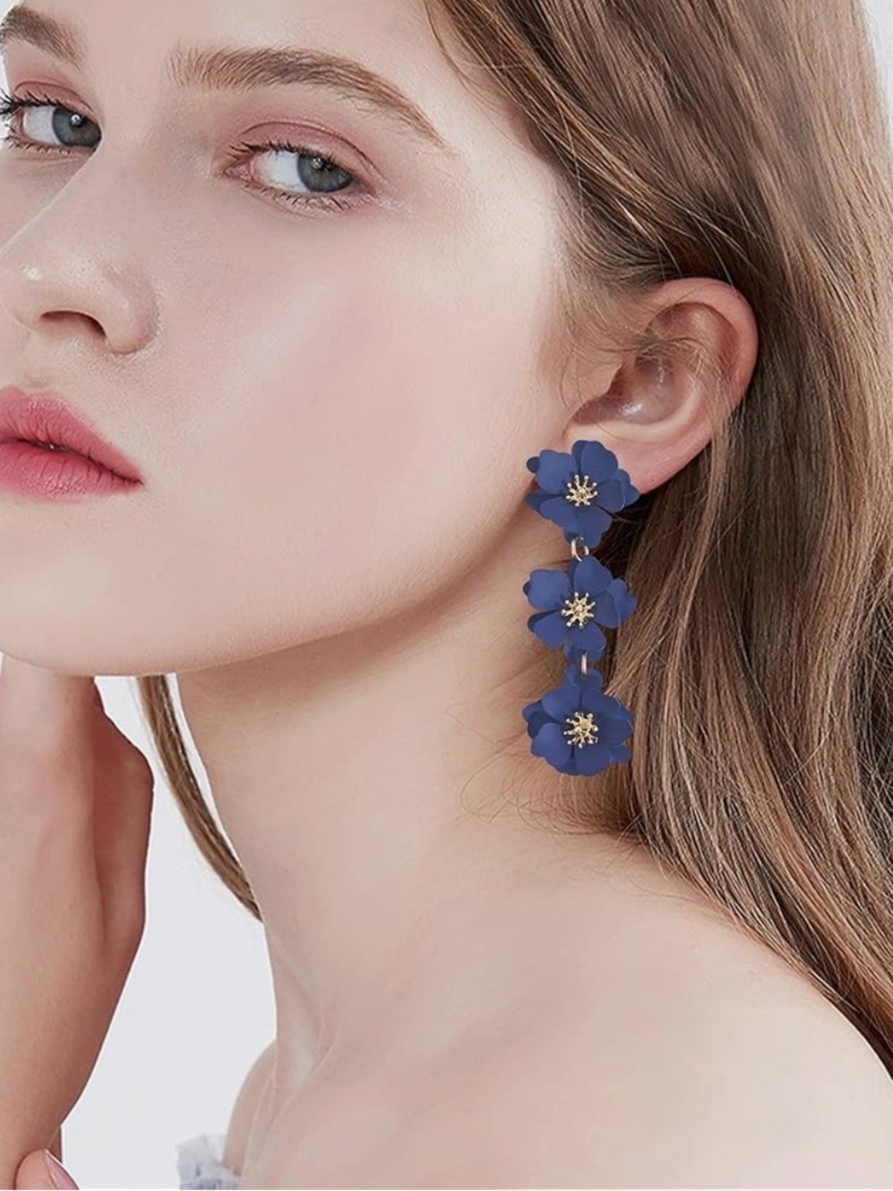 Fashion Jewelry Royal Blue Flower Drop Earrings with Gold Centers